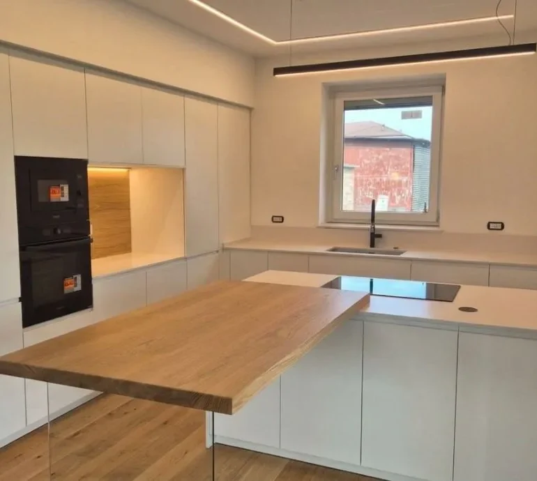 cucina e tavolo